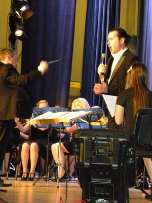 Muzycy zaprezentowali także arie operowe i operetkowe. 